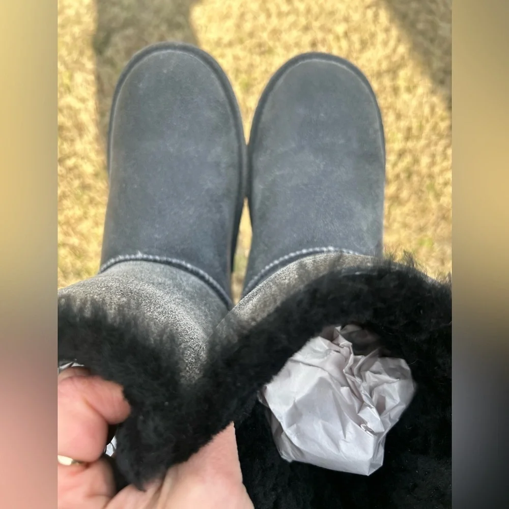BearPaw Abigail Black Charcoal Crackle Suede Boots Sheepskin /wool Lining Sz-9.G